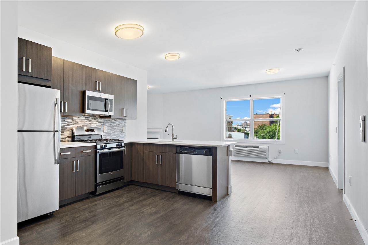 510 45TH ST - Photo 1