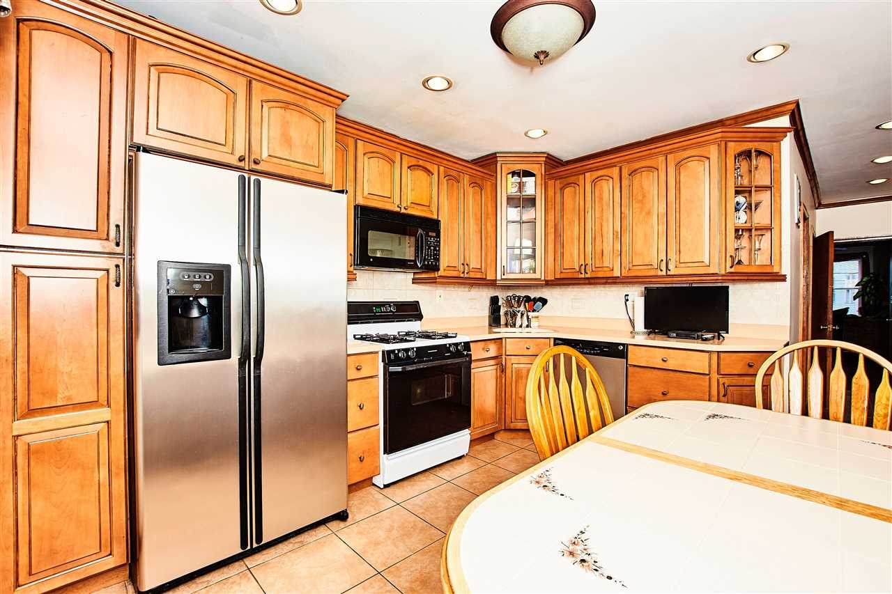 161 Cator Ave - Photo 1