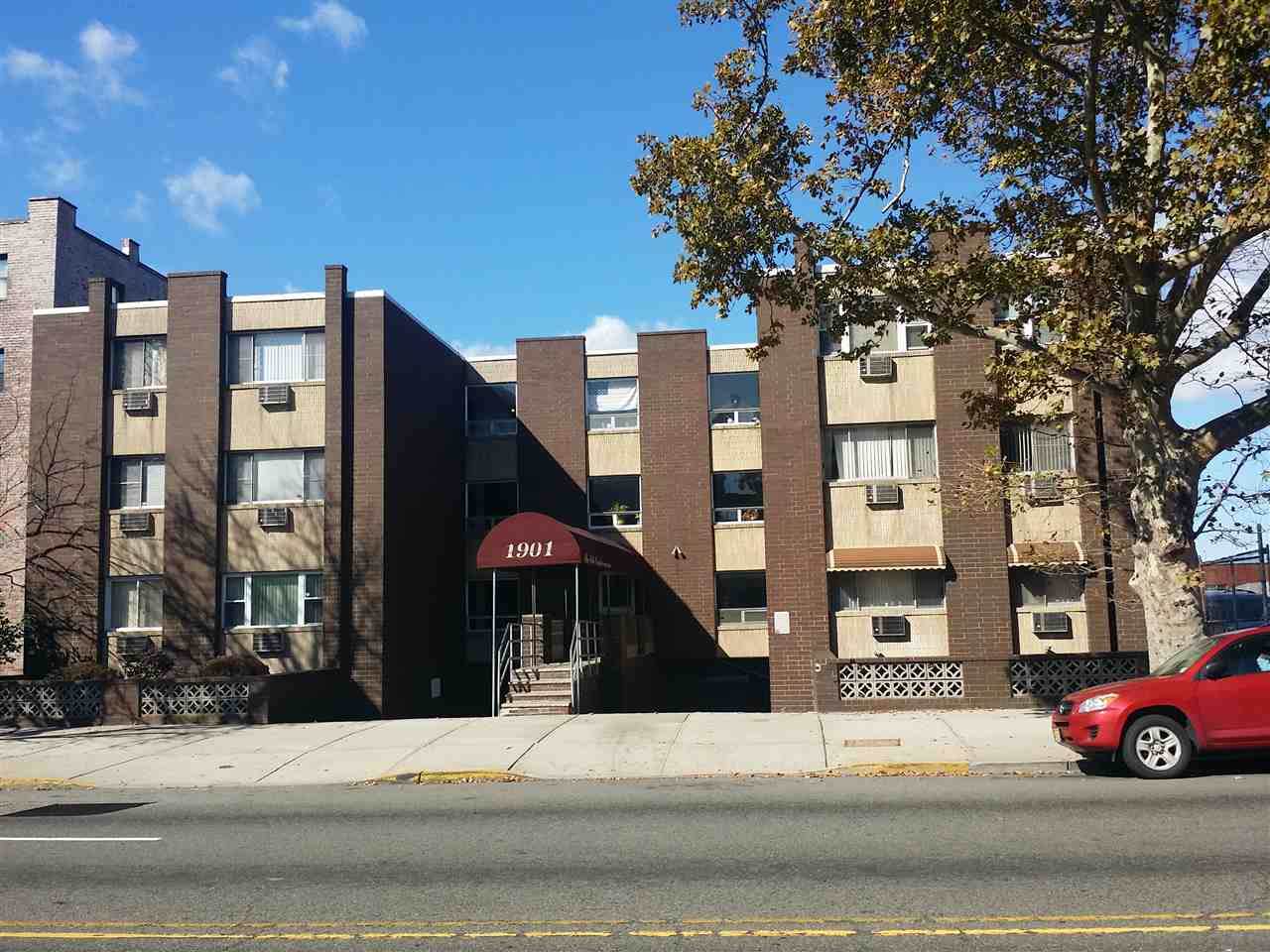 1901 Kennedy Blvd - Photo 1