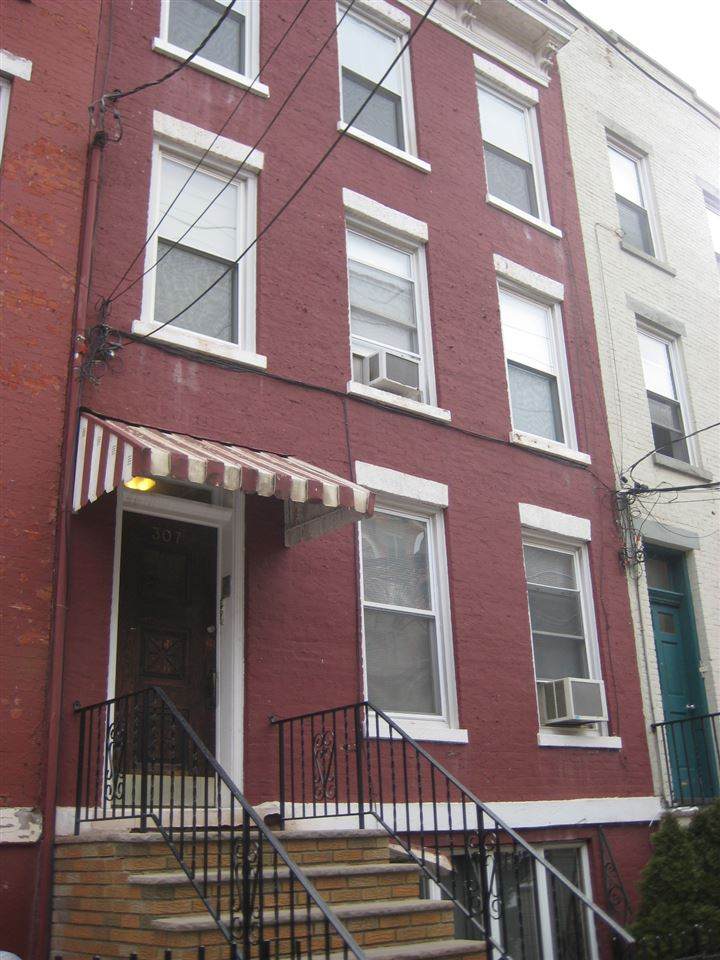 307 Park Ave - Photo 1