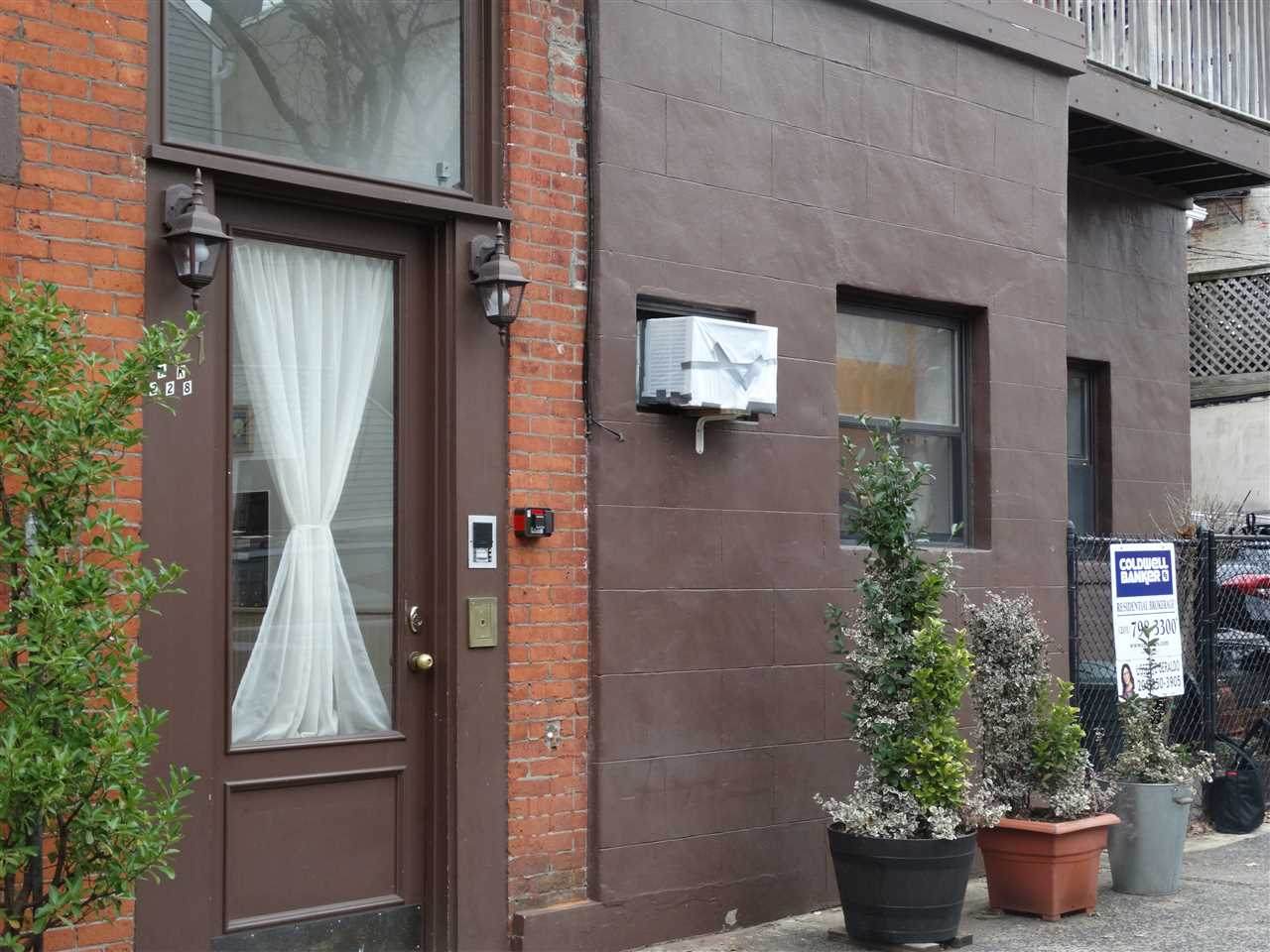 121 Erie St - Photo 1