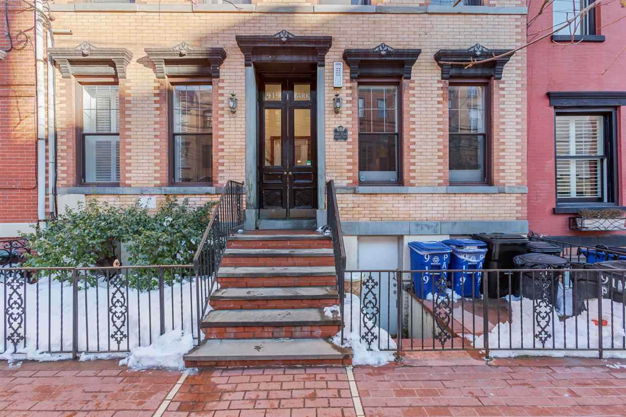 919 Park Ave - Photo 1
