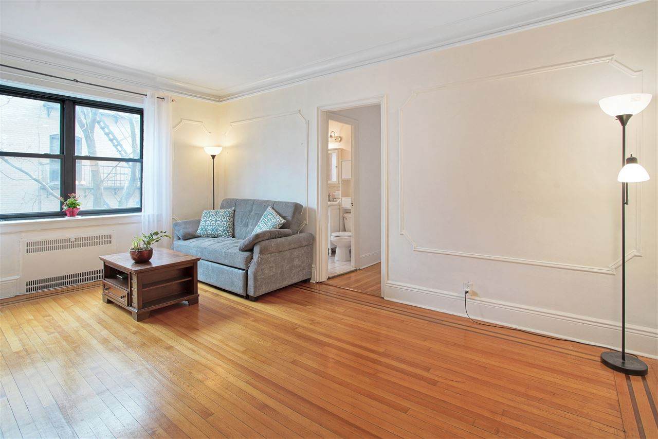 1015 Washington St - Photo 1
