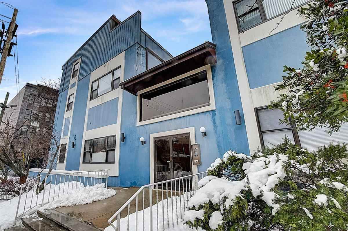 82 Jackson St - Photo 1