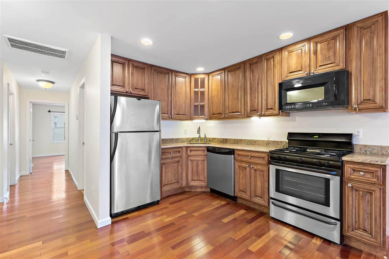 105 Sherman Ave - Photo 1