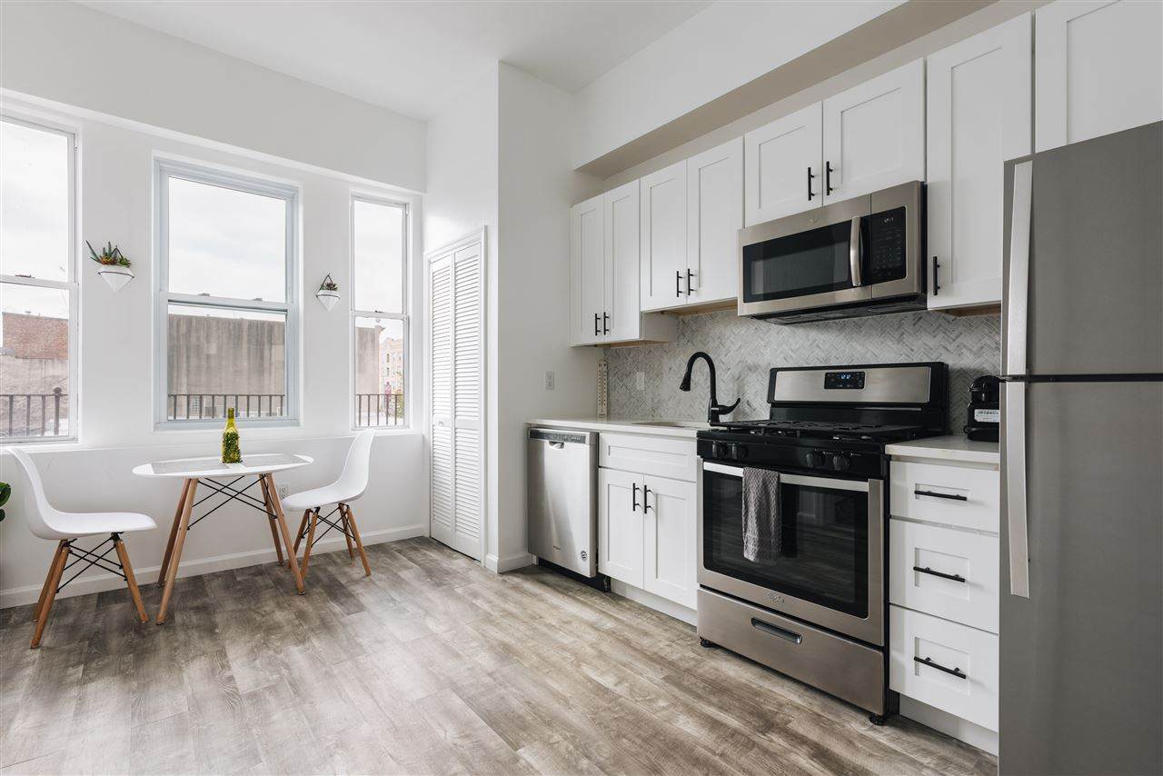 320 Central Ave - Photo 1