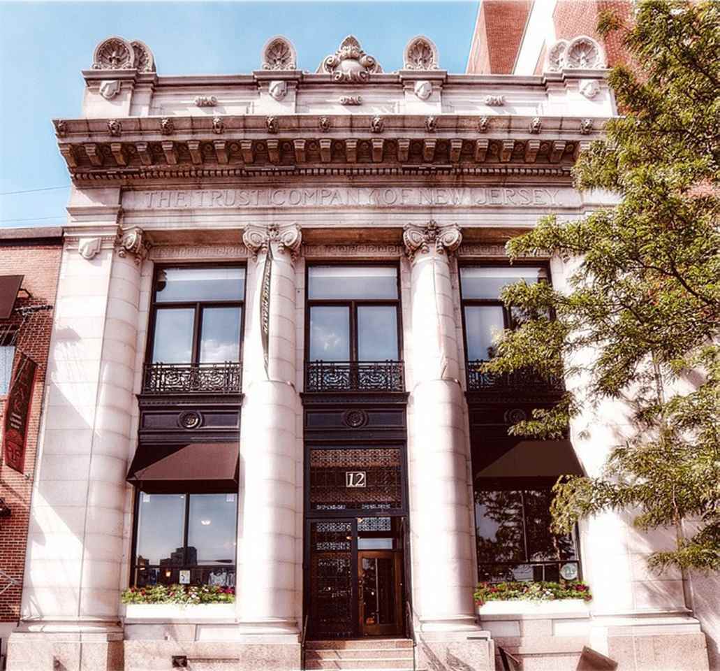 12 Hudson Pl - Photo 1