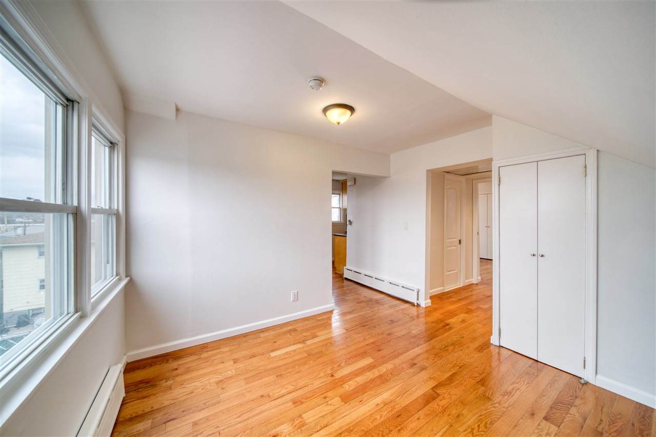 1604 88TH ST - Photo 1