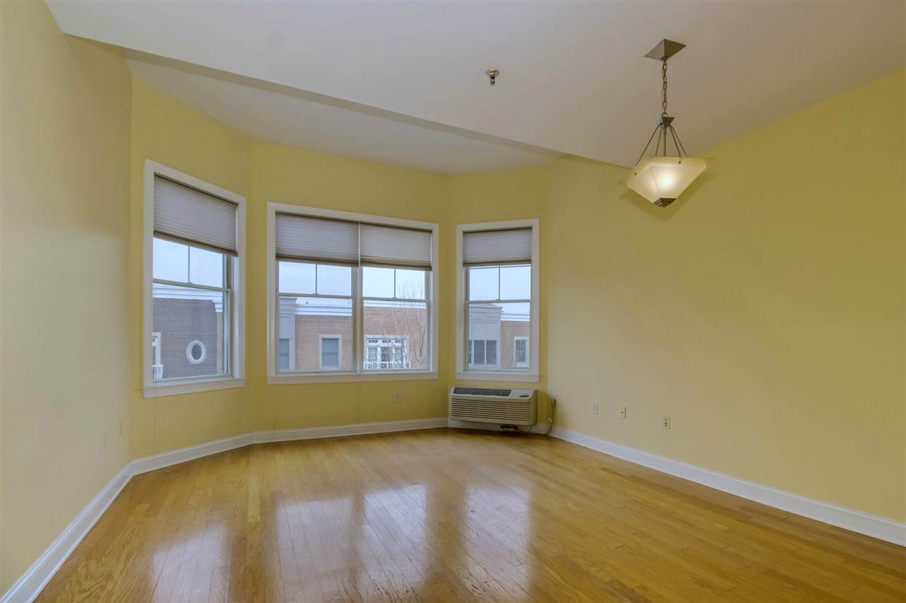 40 Constitution Way - Photo 1