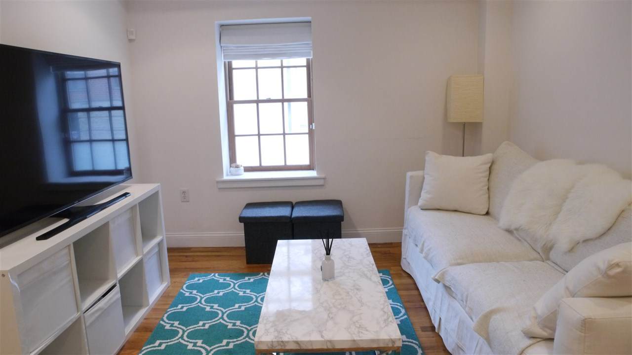 133 Grand St - Photo 1