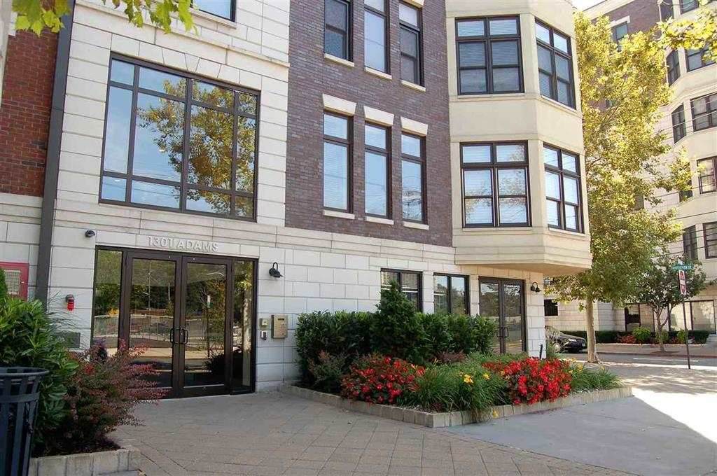 1301 Adams St - Photo 1