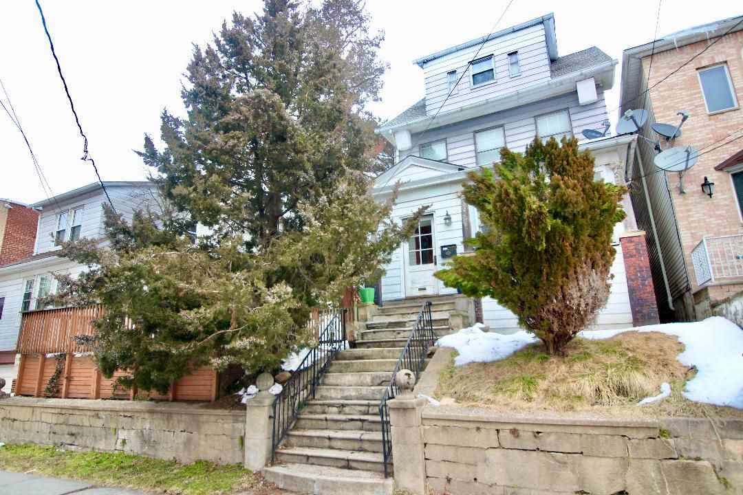127 West 44Th St - Photo 1