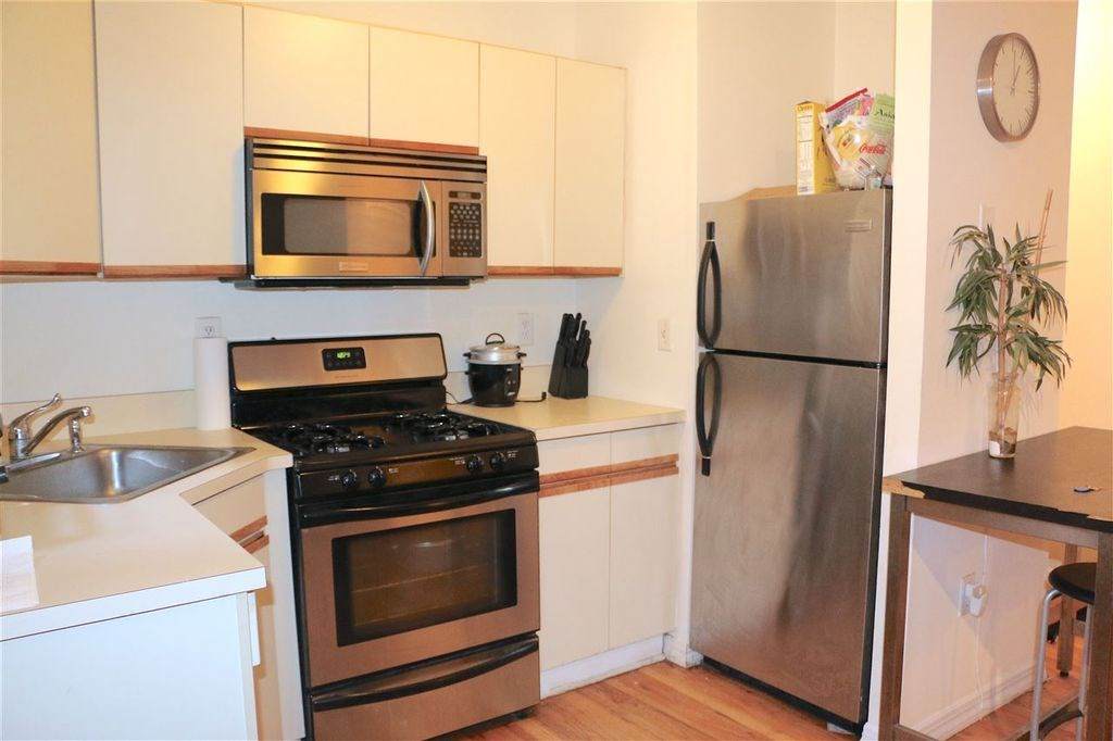 601 Monroe St - Photo 1
