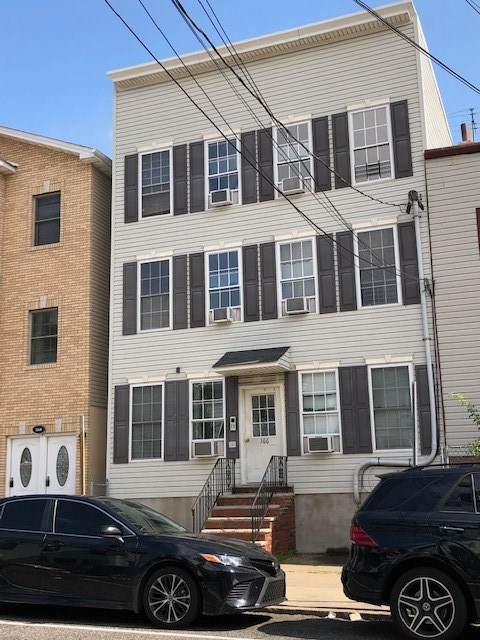 166 Griffith St - Photo 1