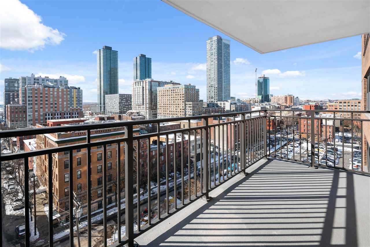 135 Montgomery St - Photo 1