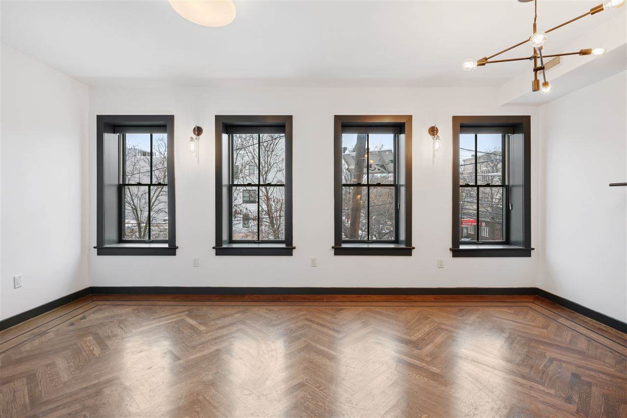 25 Division St - Photo 1