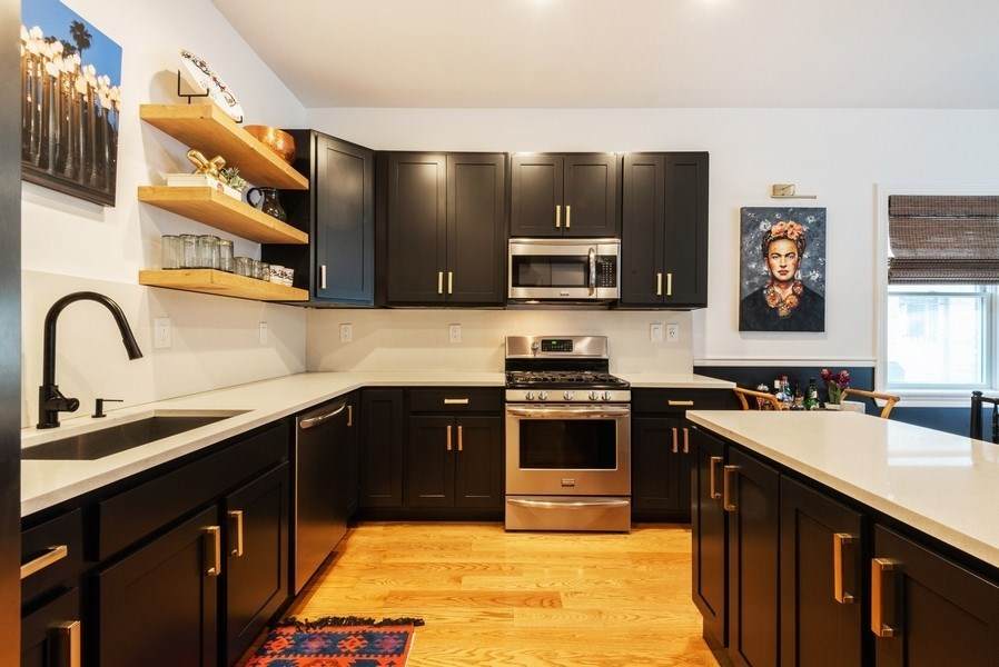 2408 Summit Ave - Photo 1