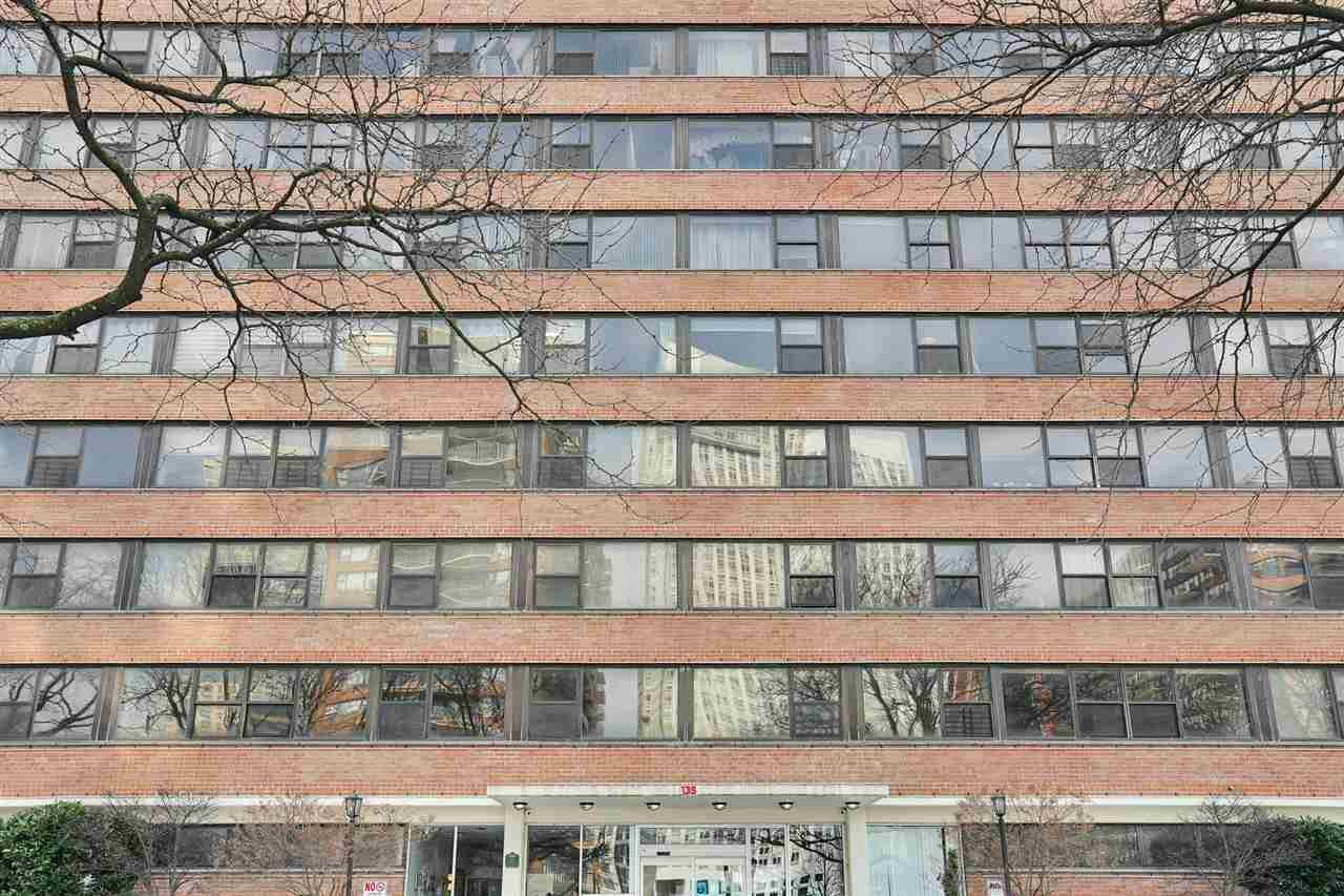 135 Montgomery St - Photo 1