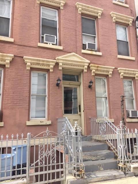 318 Jefferson St - Photo 1