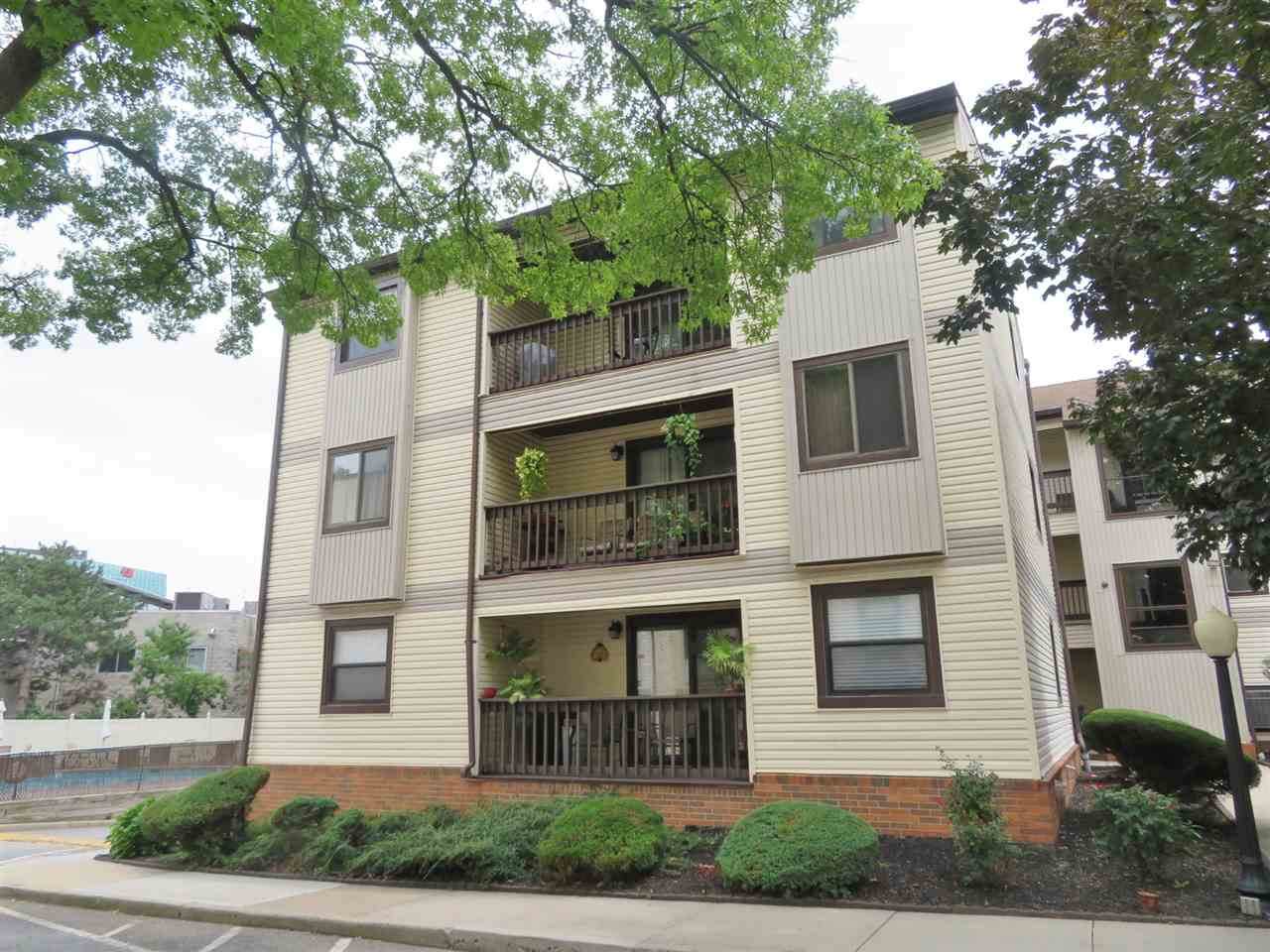 4 Green Valley Ct - Photo 1