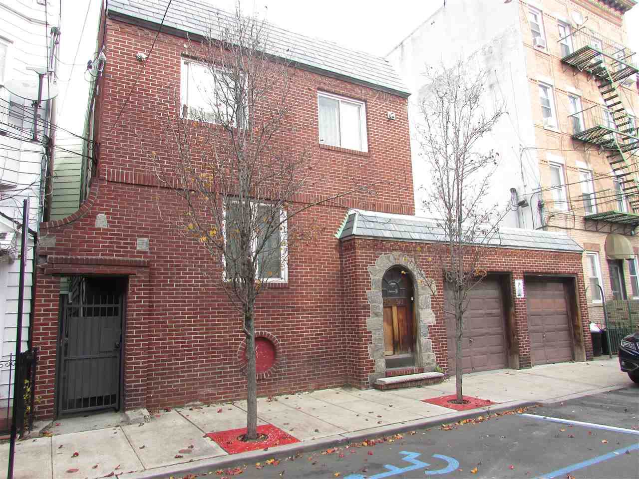 542 540 27TH ST - Photo 1