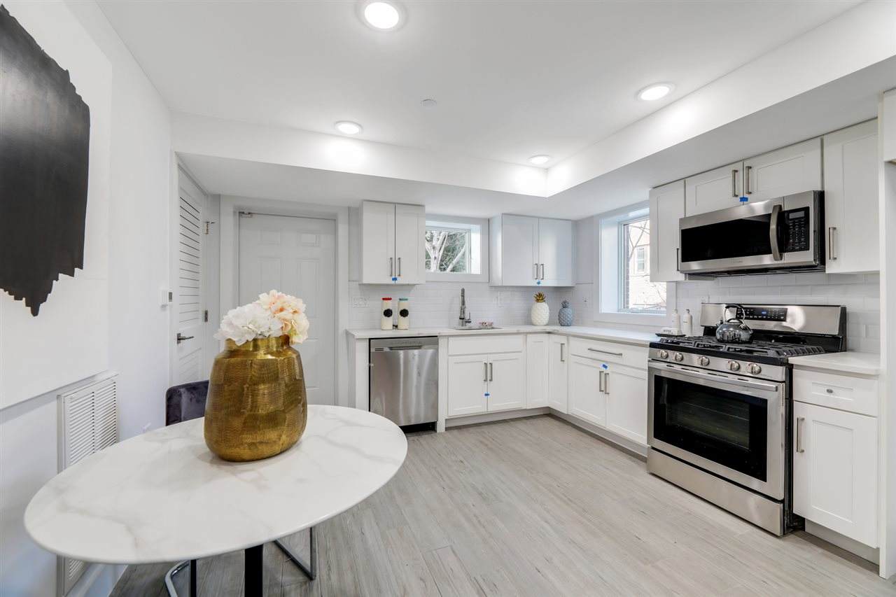 66 Poplar St - Photo 1