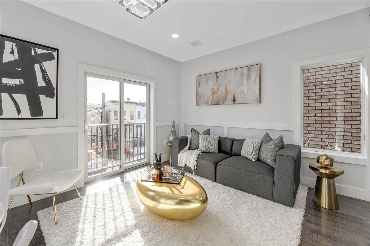 66 Poplar St - Photo 1