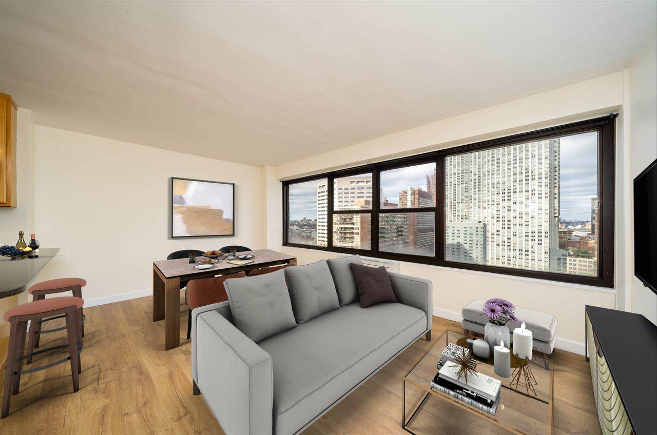 135 Montgomery St - Photo 1