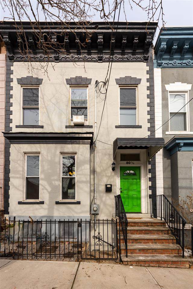 80 1/2 South St - Photo 1