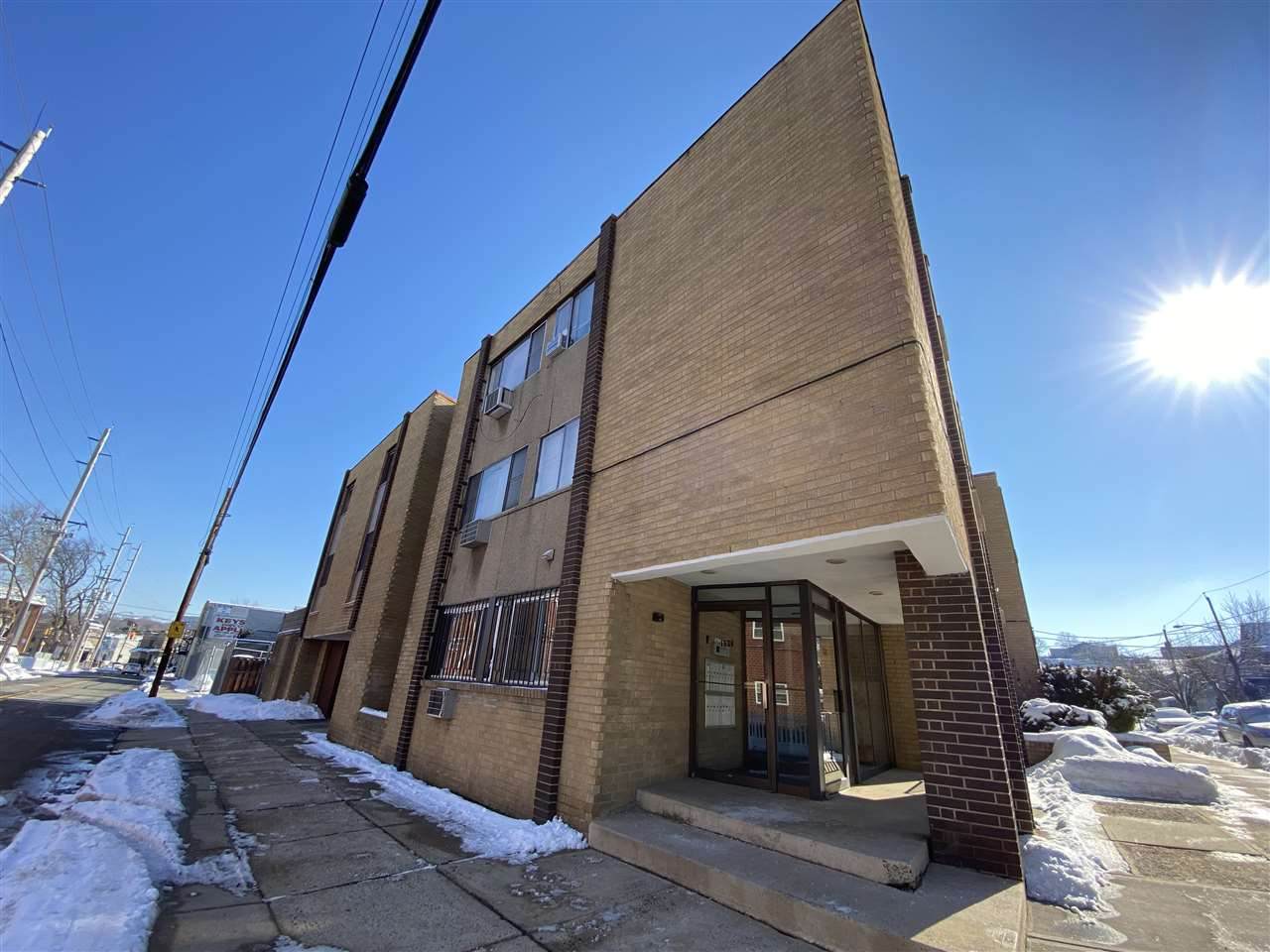 1536 41ST ST - Photo 1