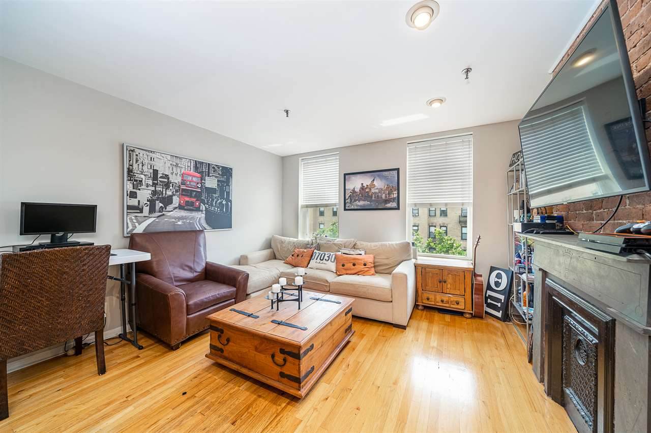 1222 Washington St - Photo 1
