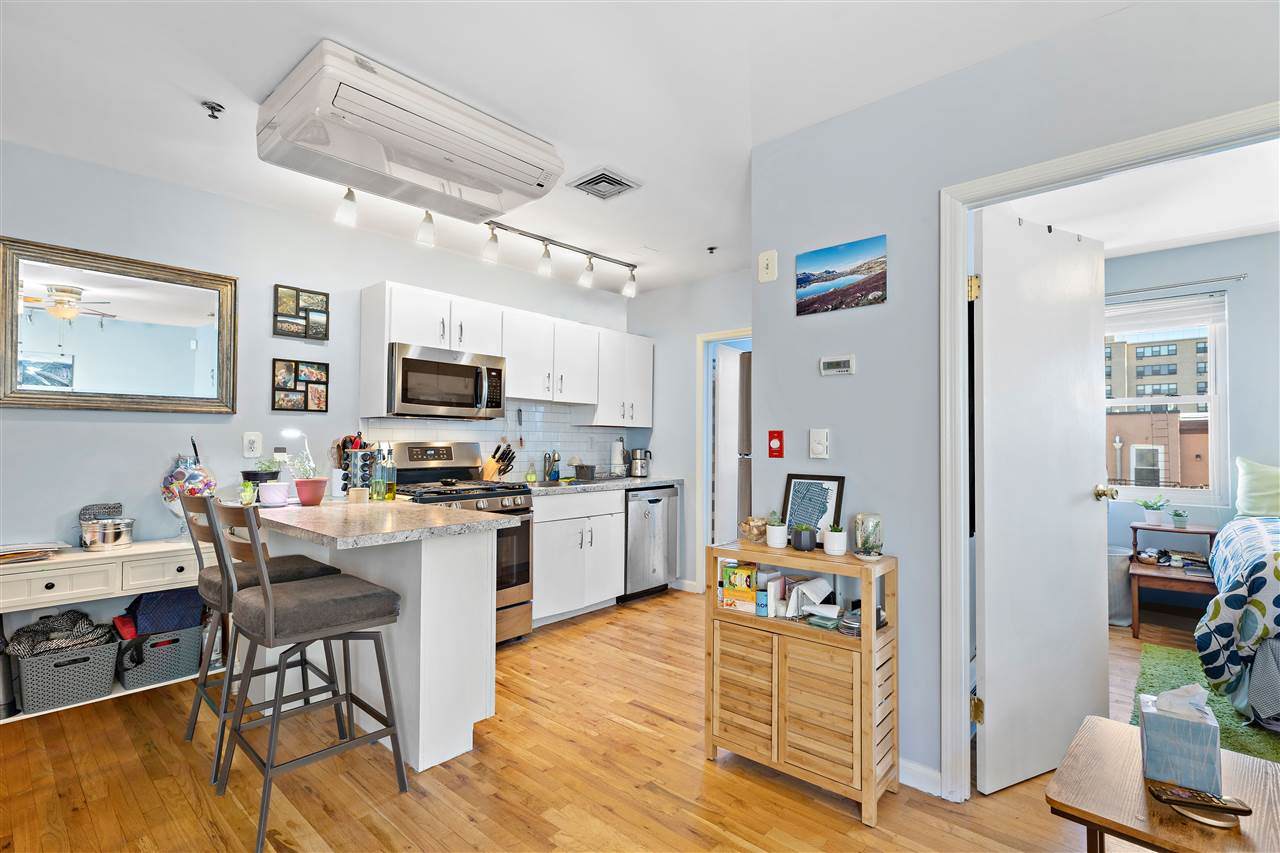 409 Adams St - Photo 1