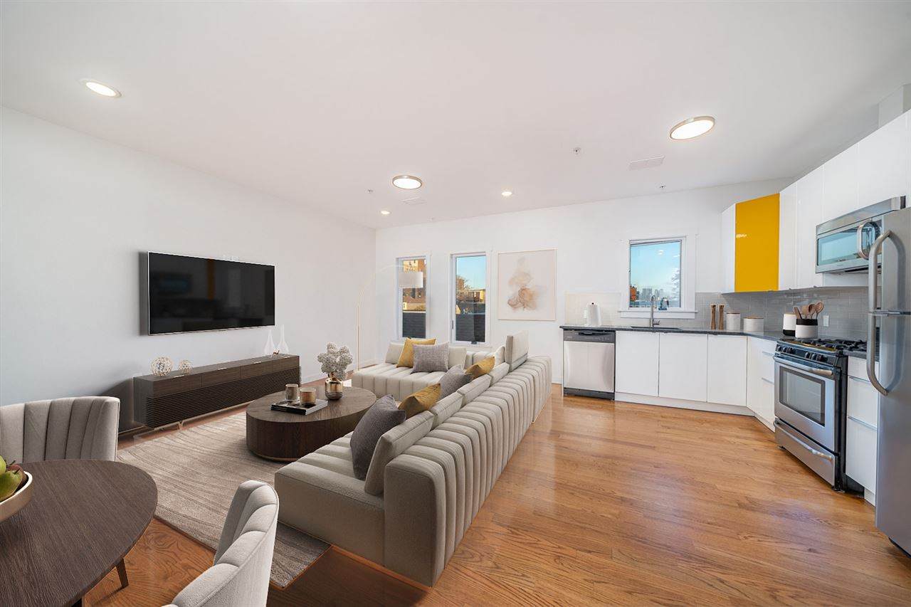 541 42ND ST - Photo 1