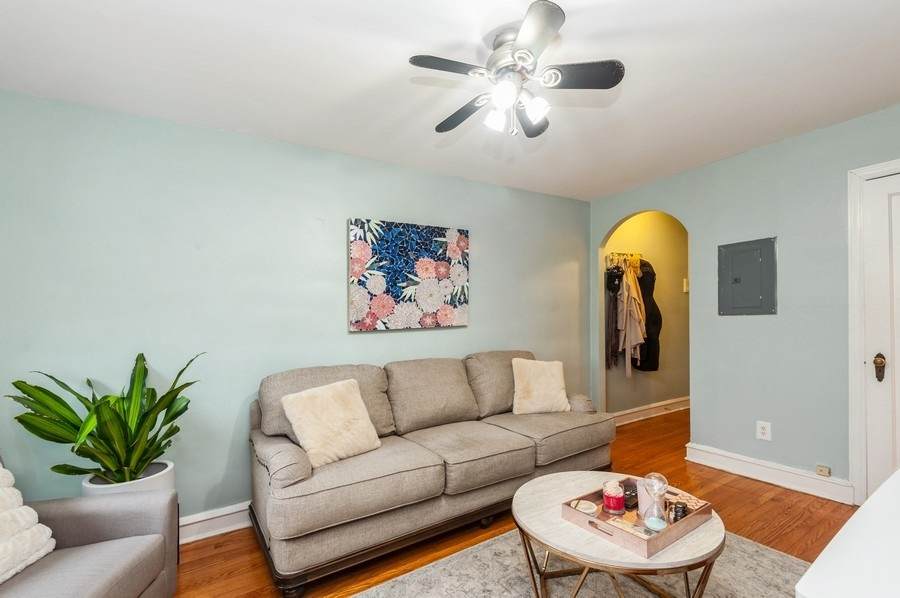 300 2ND ST - Photo 1