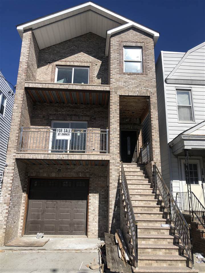 128 Woodlawn Ave - Photo 1