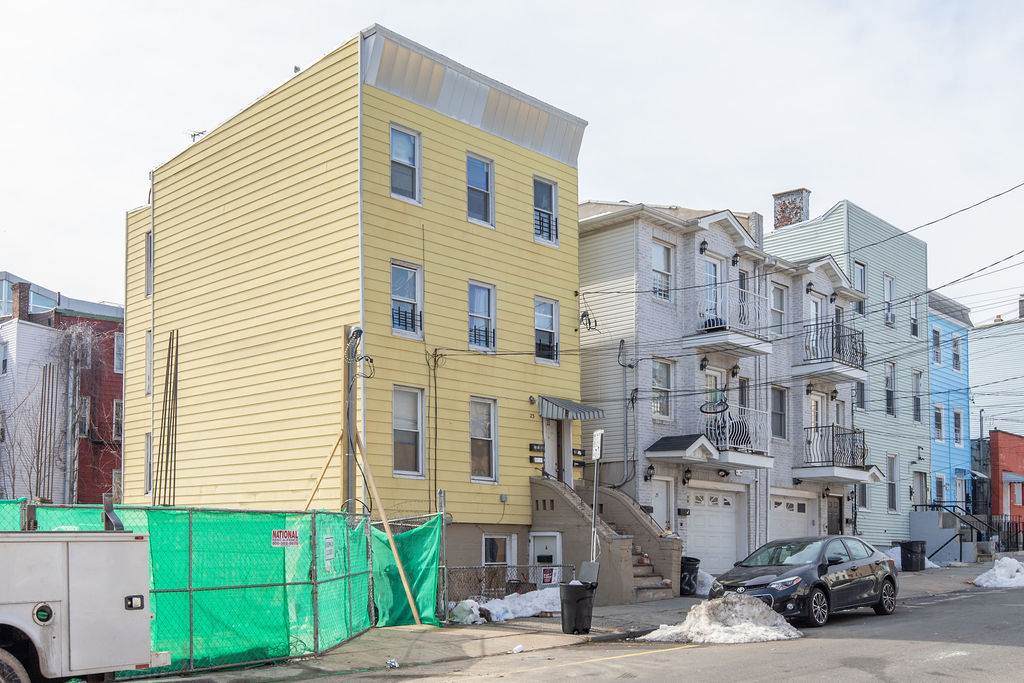 23 Westervelt Pl - Photo 1