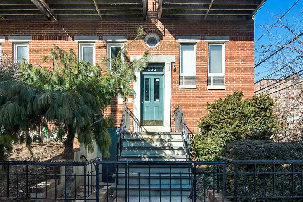 232 Monroe St - Photo 1