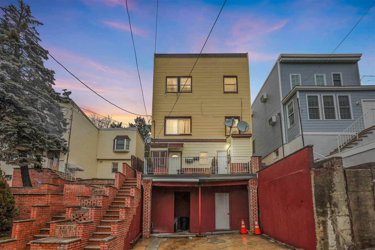 1214 51ST ST - Photo 1