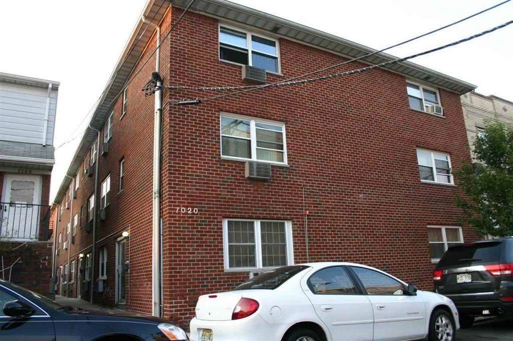 7020 Polk St - Photo 1