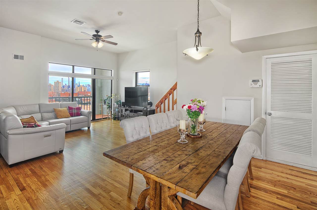 517 74TH ST - Photo 1