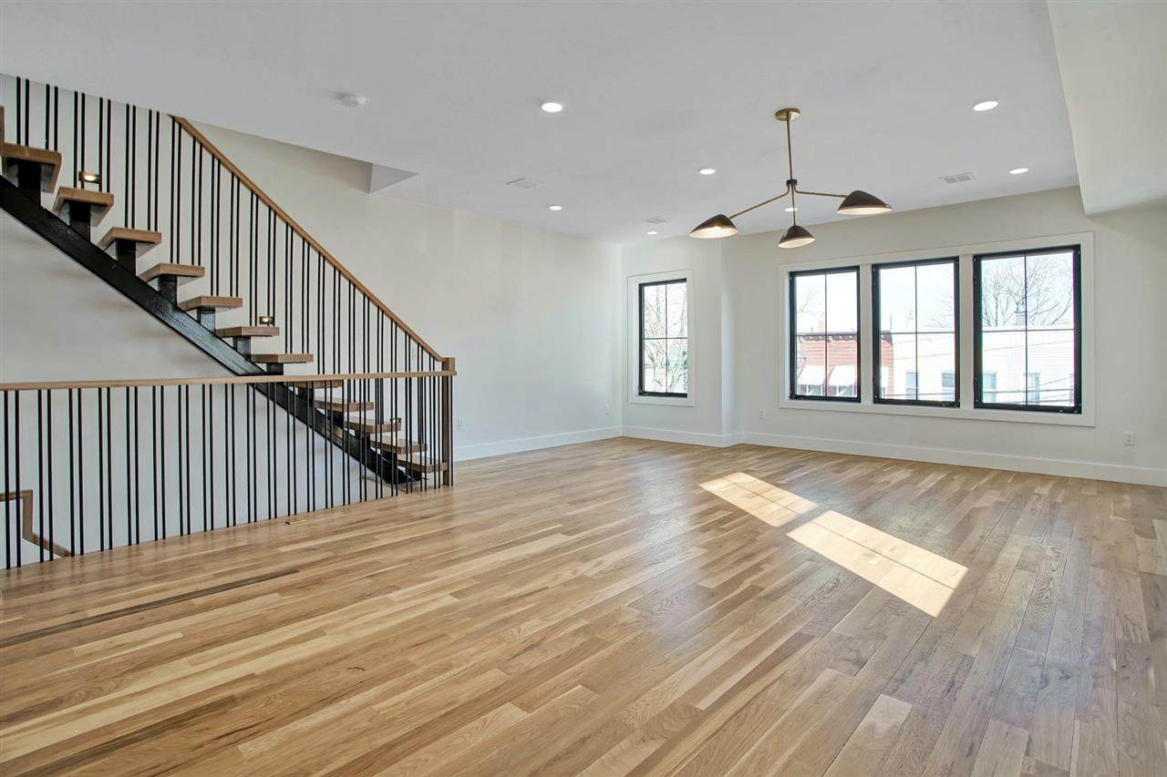 77 Clerk St - Photo 1