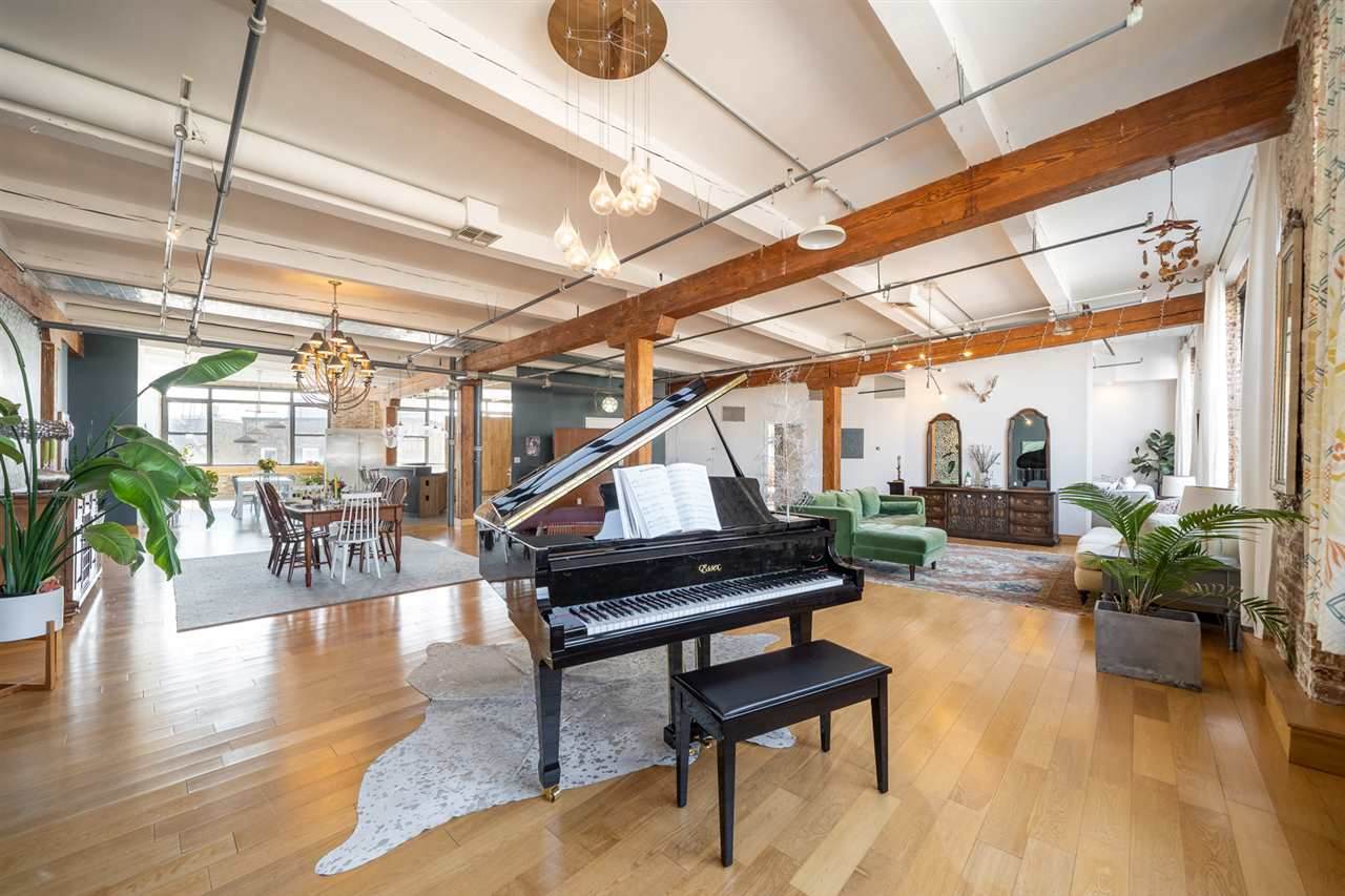 1620 Manhattan Ave - Photo 1