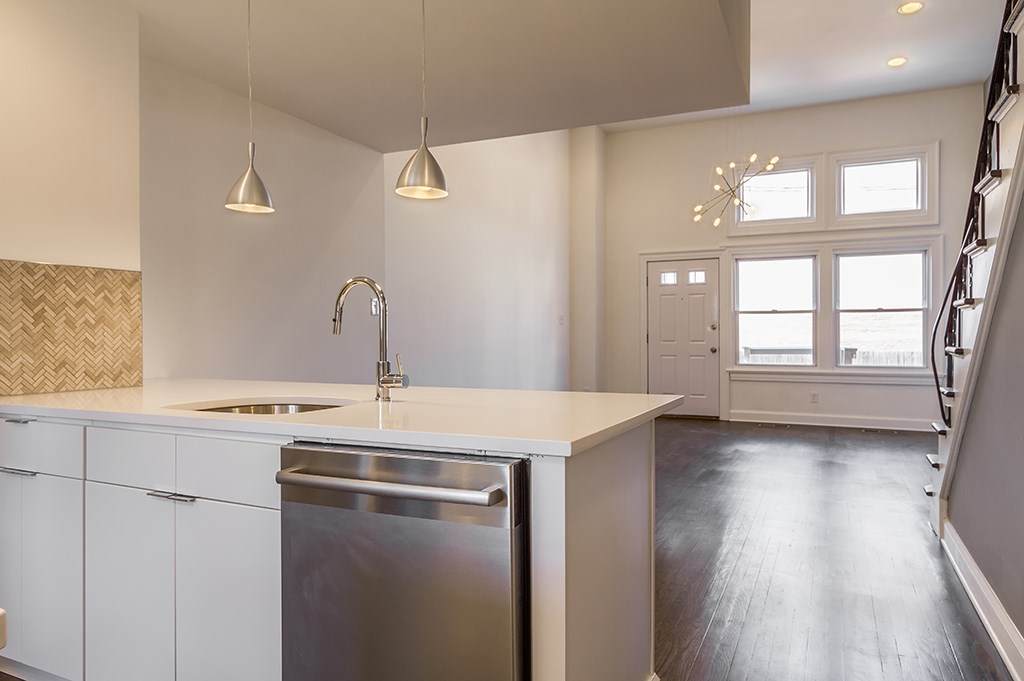 511 Manila Ave - Photo 1
