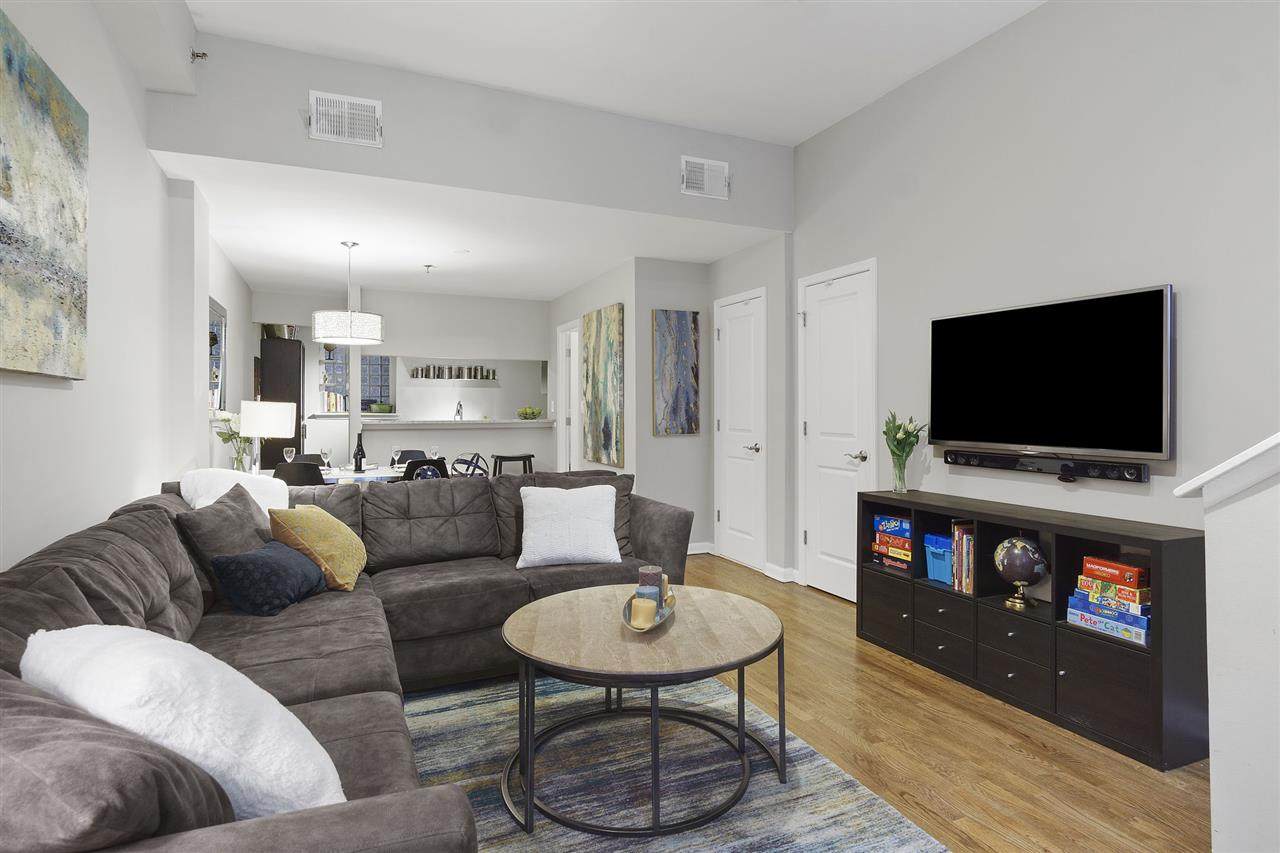 186 Wayne St - Photo 1