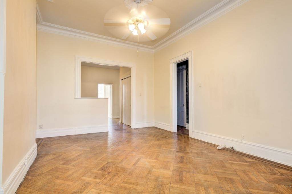 927 Washington St - Photo 1