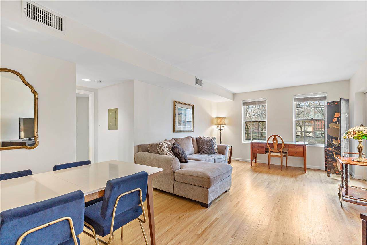 1001 Clinton St - Photo 1