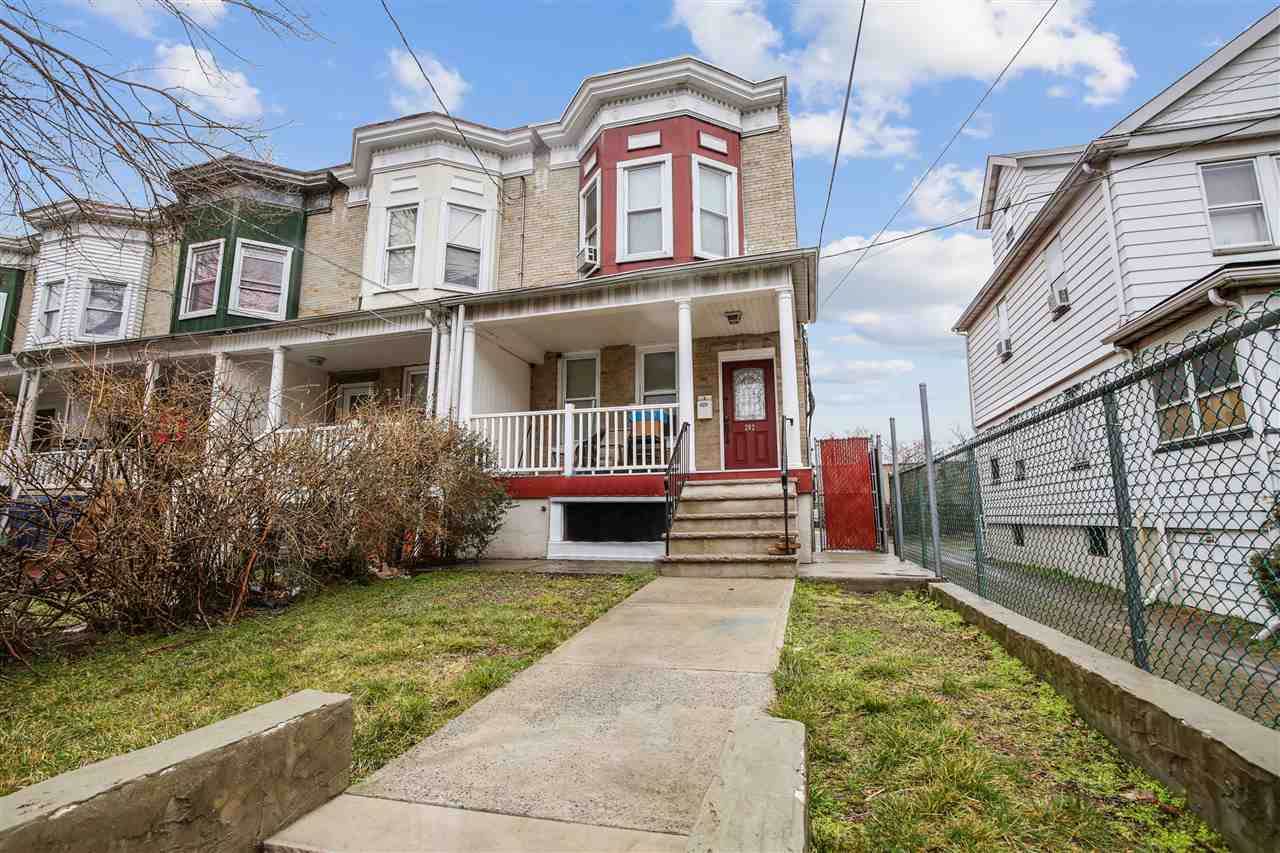202 Sussex St - Photo 1
