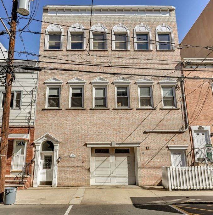 519 Monroe St - Photo 1