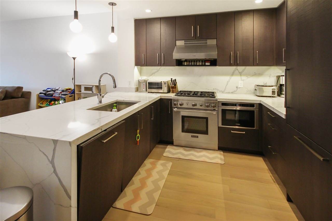 1400 Hudson St - Photo 1