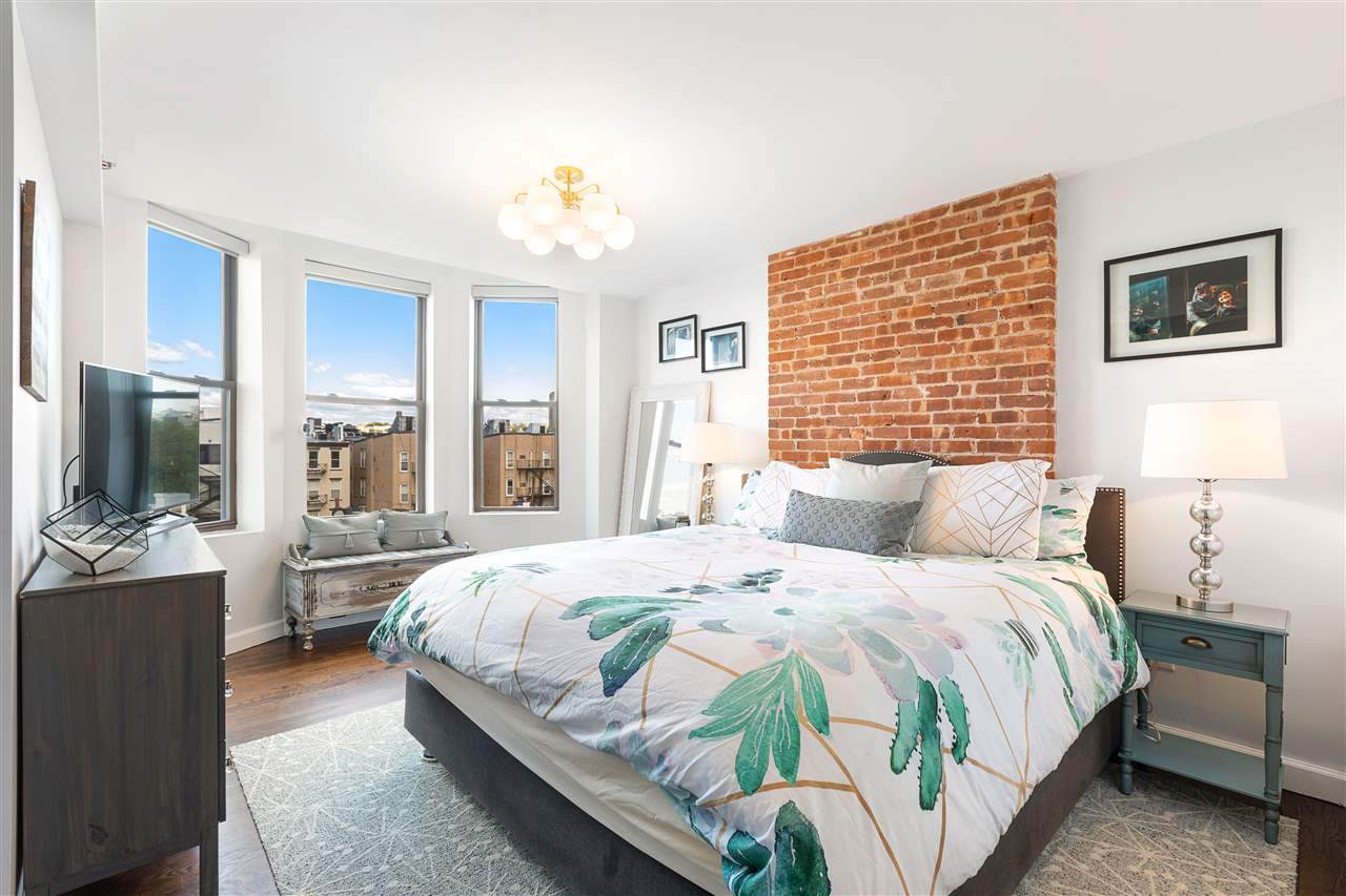 703 Park Ave - Photo 1